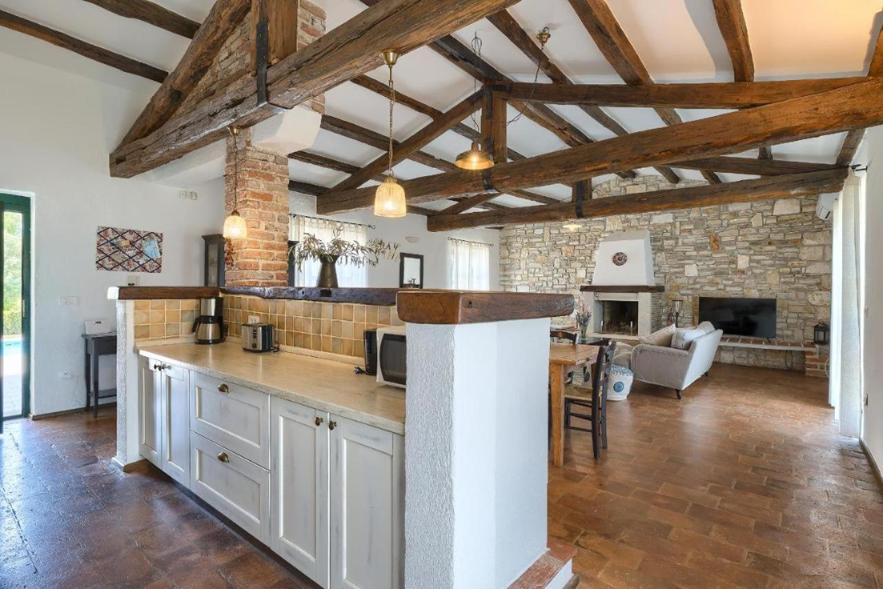 Villa Leopoldo By Istrian Country Houses Barat  Extérieur photo