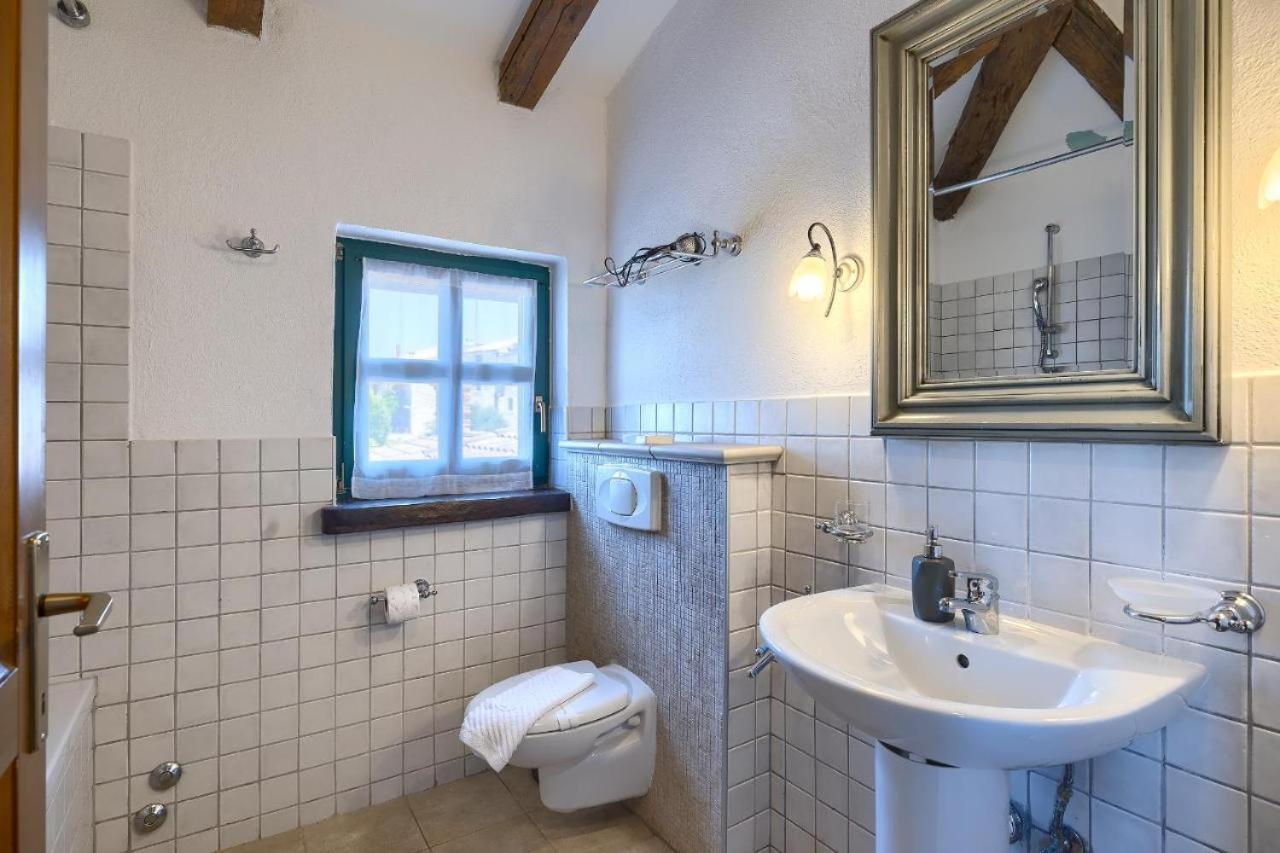 Villa Leopoldo By Istrian Country Houses Barat  Extérieur photo